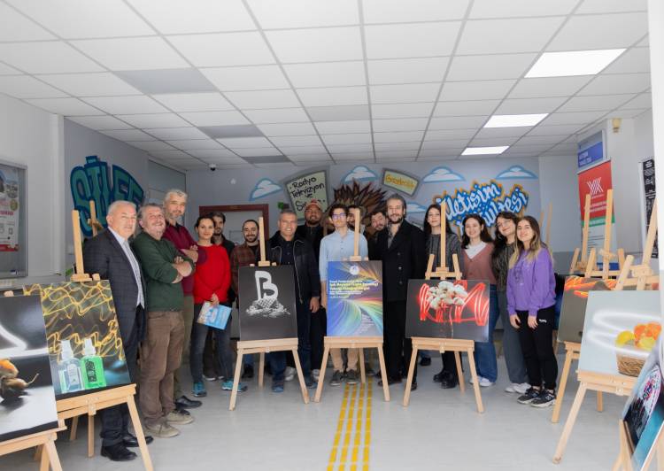 Temel Fotoğrafçılık dersi kapsamında Işık Boyama tekniği sergisi açıldı!